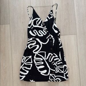 Farm Rio Linen Black and White Leaf Print Dress